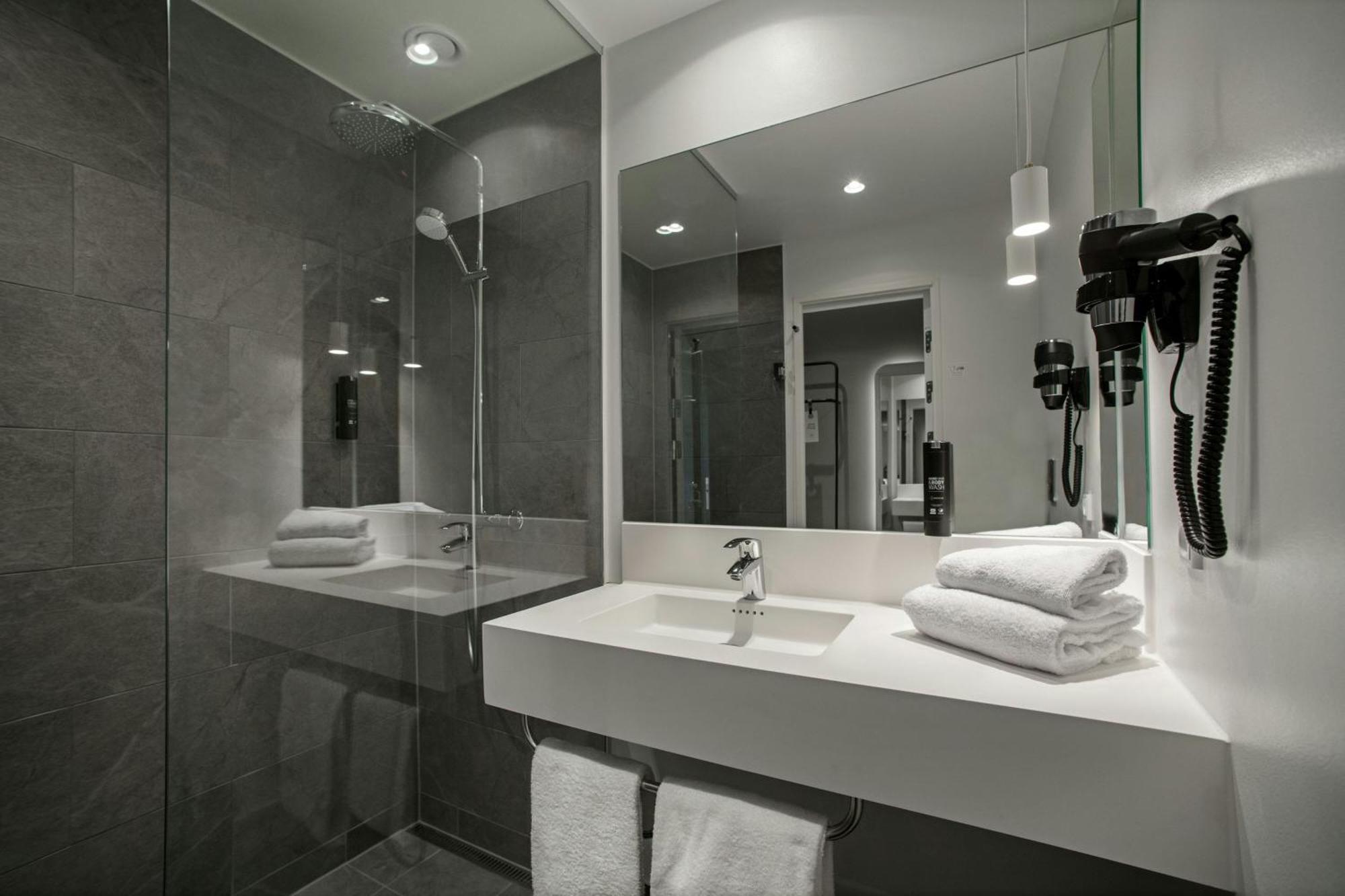 Four Points Flex By Sheraton Хорсенс Екстериор снимка